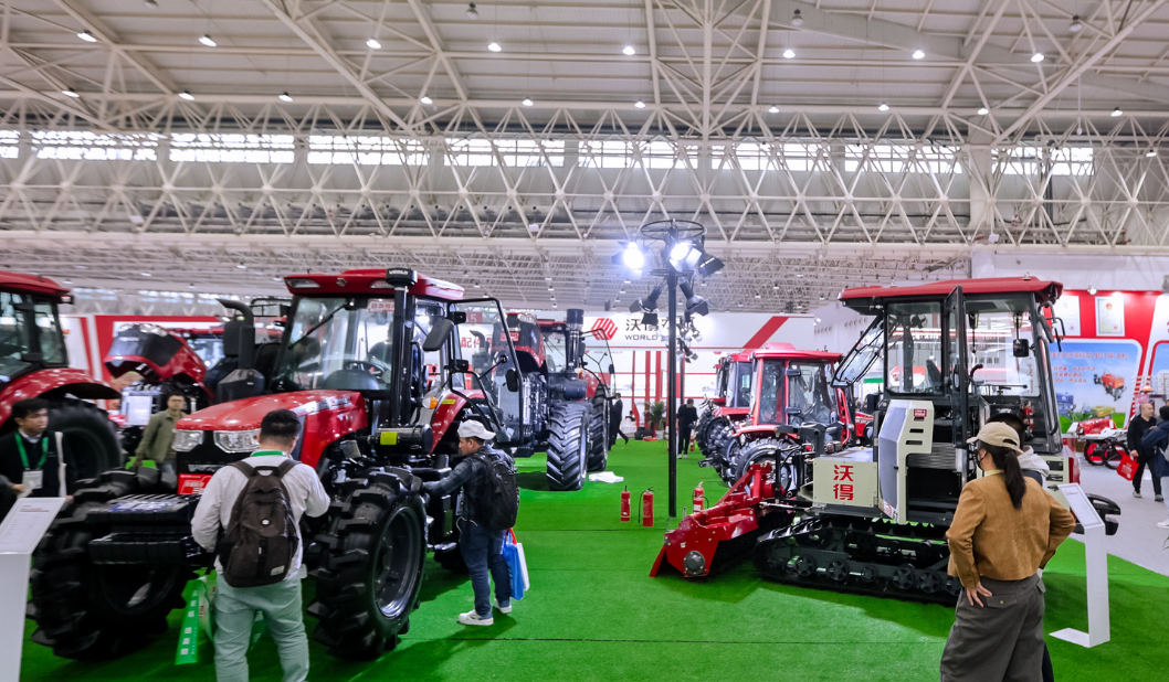 2025年我国大型拖拉机产量稳增，进口需求锐减